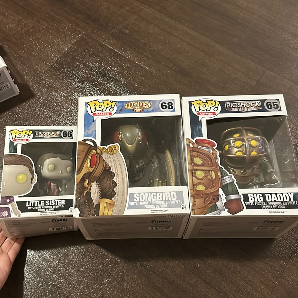 Set of Boioshock funko pops
